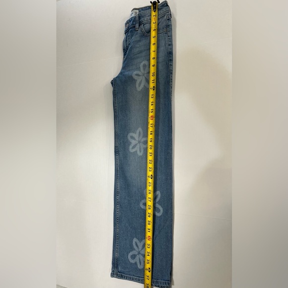 Abercrombie Kids Blue Straight Leg Jeans with Floral Design - Picture 13 of 14